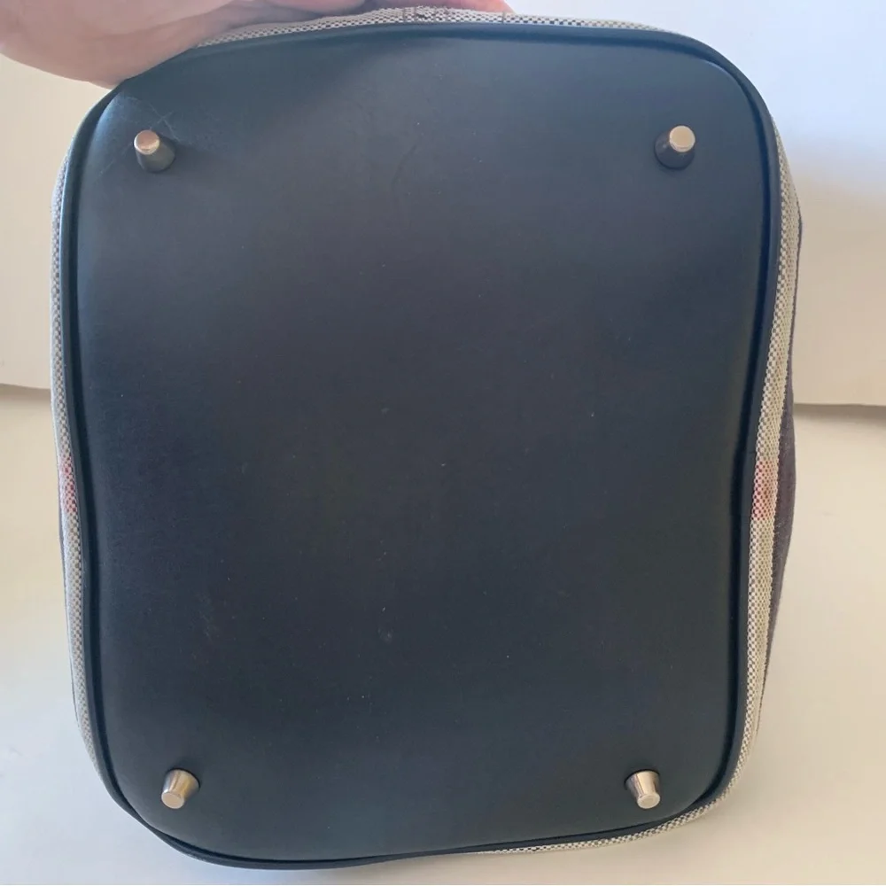 Authentic Burberry Ashby Hobo Bag - Picture 4 of 12